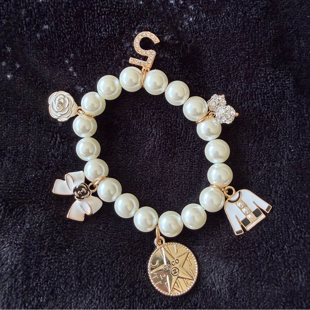 Upcycled Chanel stretch Chic Pearl Charm Bracelet - White Pearls